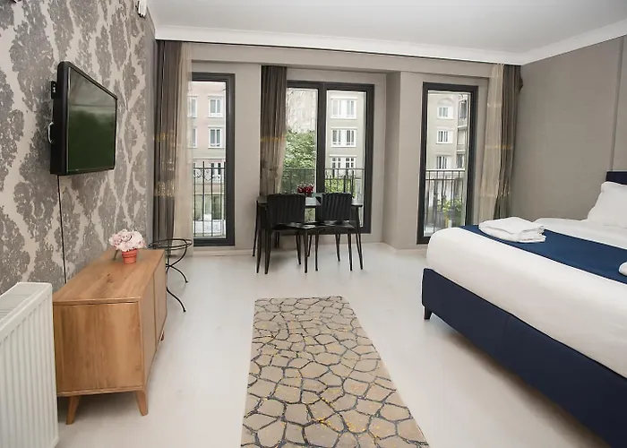 Taksim Royal Hotel *